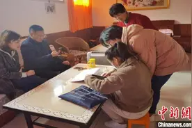 兰州人口普查员四天普查近两百户：守株待兔“难见户”图片