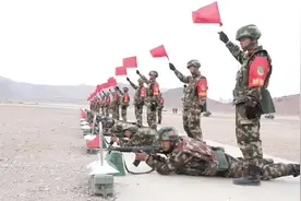 新兵首次实弹射击：50环图片