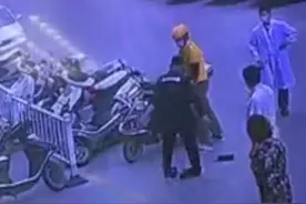 医院保安劝导外卖骑手规范停车被摔骨折，警方介入调查图片