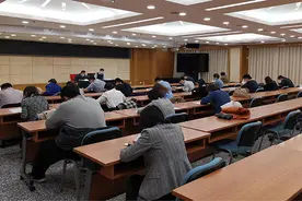 人事司组织开展驻外储备人才外语水平测试图片
