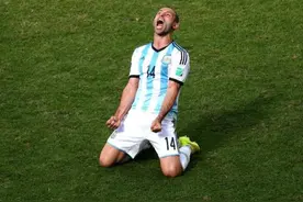 马斯切拉诺退役了，他才是阿根廷真正的队长，无私的队魂图片