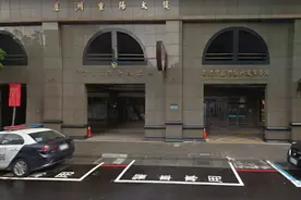 女子从10楼坠落死亡 重摔在派出所门前图片