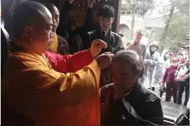 台媒：72岁漫画家蔡志忠少林寺出家，6年前曾说“等我老了，就葬在少林寺”图片
