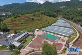 大凉山摆脱“贫困枷锁”图片