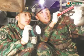 新一队导弹押运兵出征，与“东风”一同启程图片