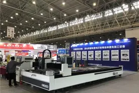 为湖北疫后重振打上“强心剂”第二十一届机博会在汉开幕图片