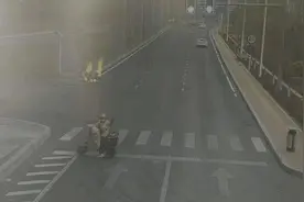 “小黄”火海救“小蓝”，这后续给力图片