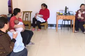 家中诞下四胞胎父亲发愁：每月奶粉尿不湿要花3万元视频封面