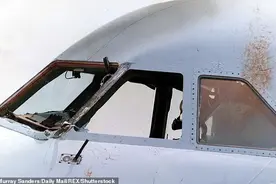 英航空难：驾驶舱窗户脱落，机长在5200米高空被吸出窗外图片