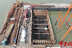 牛田洋特大桥水中引桥首个承台浇筑顺利完成图片