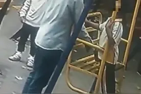 广东普宁某中学门口一男子当两名儿童面猥亵女学生！已被刑拘图片