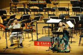 如行云流水，又似龙腾虎跃，这场笛子独奏尽显河南风采图片