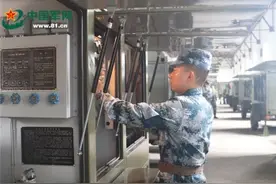 穿山越岭！这支部队铺就战鹰起飞的“油龙”图片