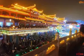 单日超5万人拥入后，四川眉山网红水街限流1.5万人禁飞无人机图片