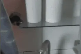 辽宁一居民家中自来水可点燃，水龙头会喷火！烧着的到底是什么？图片