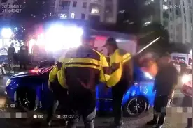 男子酒驾送孩子就医被查，民警驾车护送就医图片