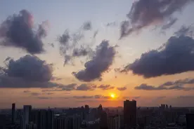 11月28日广州全年日落最早，17时40分22秒太阳下山图片