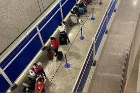 多图直击浦东机场：旅客们体验如何？工作人员们在忙什么？图片