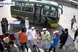 与时间赛跑！医护人员为抢救新生儿1分钟跑4层楼图片