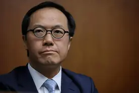 起底乱港“假好人”梁继昌：抹黑警队、阻扰“一地两检”，曾公开提议在港设“红灯区”图片