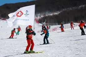 中国冬奥滑雪医疗保障梦之队成员：踏着滑雪板去从医图片
