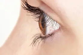 睫毛增长液有奇效？长期用睫毛增长液或损害眼部 你用过吗？图片