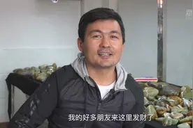 从新疆到河南：维族小伙扎根“玉石小镇”视频封面