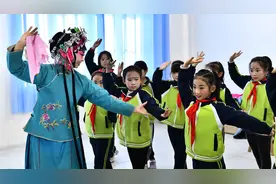 习近平时间|戏曲国宝薪火相传视频封面