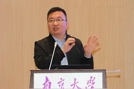 理论抖音｜青年长江学者张志安：融媒体建设关键在于解决“三个流”的问题图片