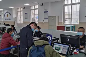 只用身份证就可报考摩托车驾照！新政策落地成都 市民这样说……图片