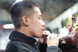 二手市场“火了”：年轻顾客增多，“三转一响”又吃香了图片