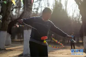 全民健身——马大爷的空竹奏鸣曲图片