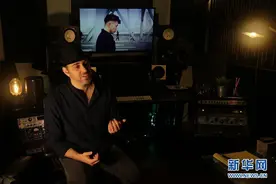 通讯：用原创音乐支持中国抗击新冠疫情的以色列歌手图片