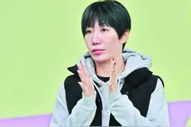 为武汉“羽林争霸”站台加油图片