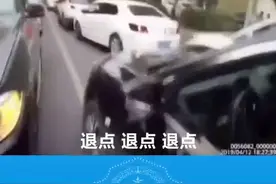 触动！孕妇羊水破裂大出血 辅警小哥一路咆哮开道视频封面