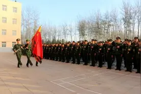 军旅“成人礼”：今天，我被光荣授衔图片