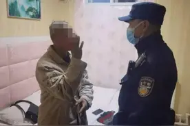 男子冬夜醉倒火车站 北京铁警及时救助图片