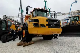 2020年中国挖掘机产销量全球占比或突破70% 工程机械行业全球格局发生变化图片