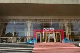 潍坊女子花钱买商铺开发商不签合同办不了贷款，房管中心：尽快协调解决图片