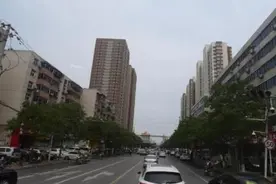 因地铁6号线施工，淮河路（秦岭路至华山路）机动车道全幅封闭图片
