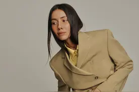 时装造型师Julie Pelipas教给你如何更好地搭配西装图片