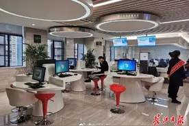 不用拿号也可办理房产证，这样办证又快又方便图片