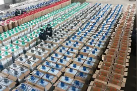 浙江省舟山警方破获走私香烟案图片