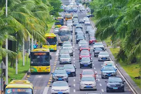 @海口市民，汽车消费补贴申领时间截至明年2月1日 快来申报图片