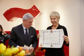 这个西班牙女人在中国一待四十年，促进中西两国文化交流图片