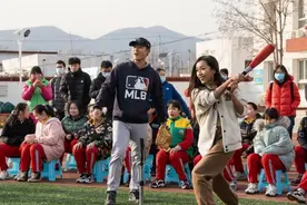 吉克隽逸担任MLB青少年棒球推广大使 和学生同训练图片