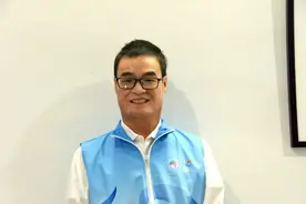 为救邻居，被全身烧伤！你还记得王海滨吗？他要结婚了图片