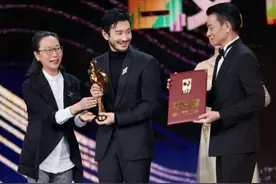 “百花”之后捧“金鸡”黄晓明：做演员想成“百年老店”图片