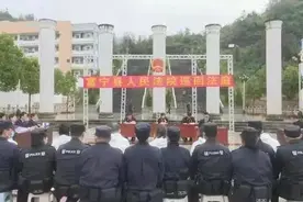 男子想“捞快钱”，伙同女友偷运11名外籍人员入境，被云南警方抓获图片