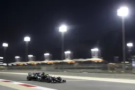 赛车——F1大奖赛巴林站：汉密尔顿夺得杆位图片